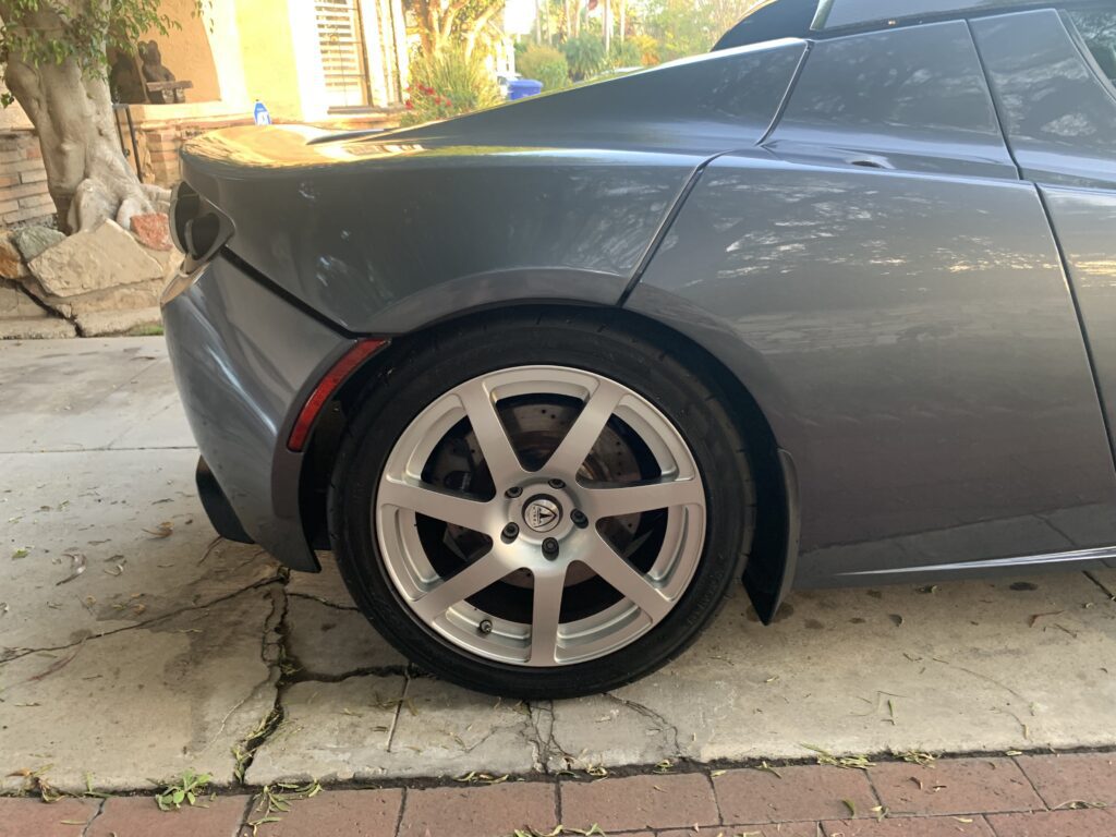 Car rear tire